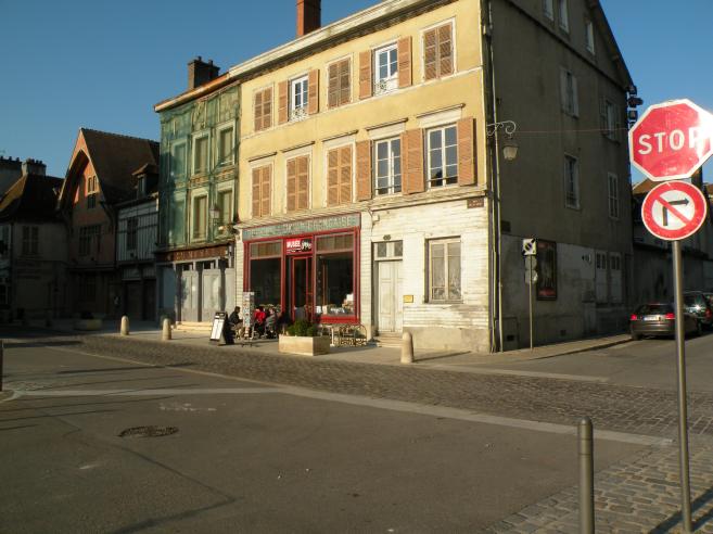  Anciens docks de l'union française (rue de la Cité)